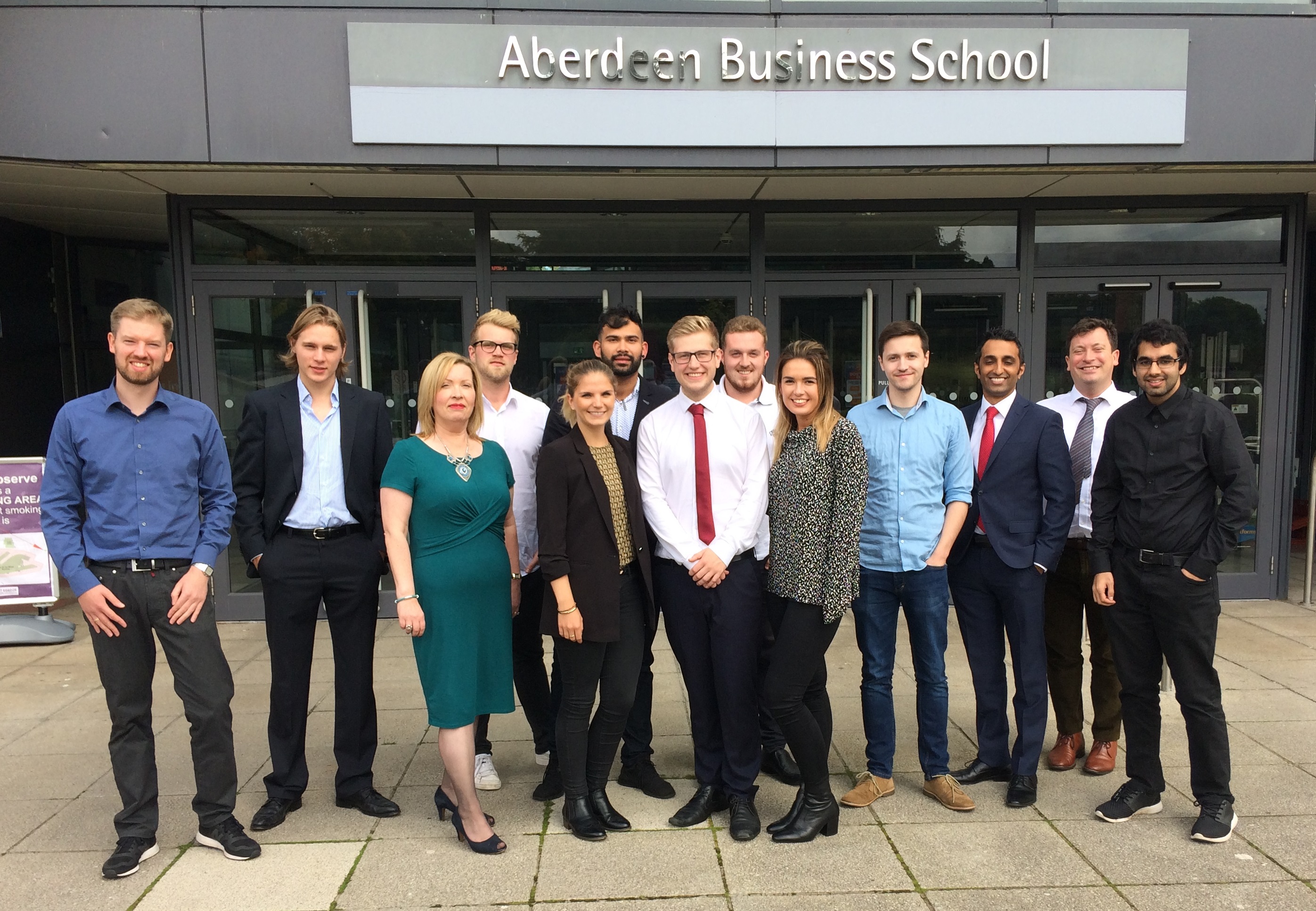 Rgu literature review 08 image